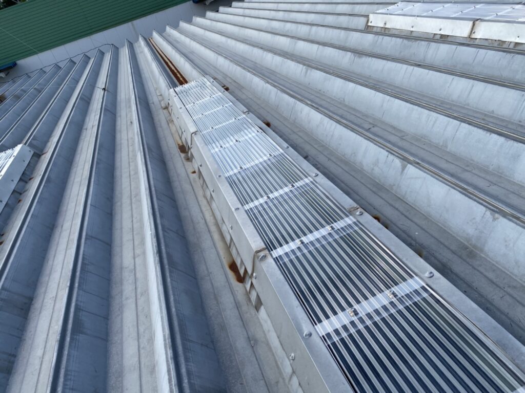 天窓がついている屋根です