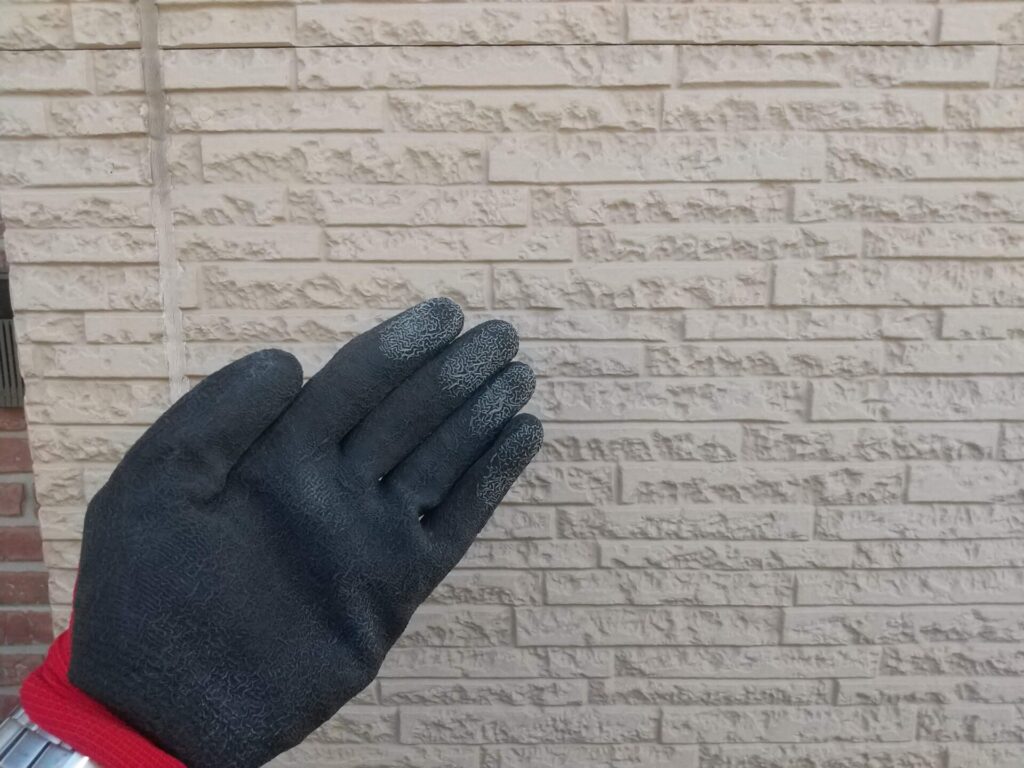 外壁のチョーキングの写真です